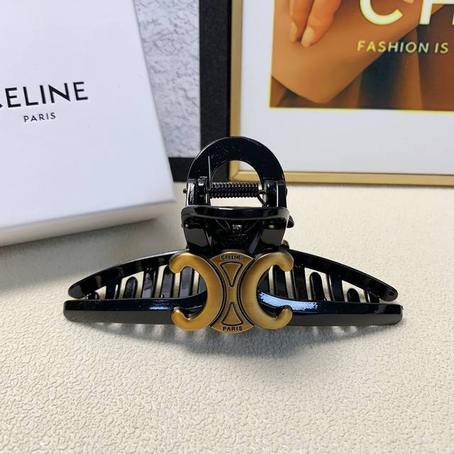 Celine赛琳 Celine抓夹 凯旋门复古Logo抓夹 气质百搭 日常精致小单品 小仙女必入单品 宝藏款 闭眼入推荐款 单个 配发箍盒