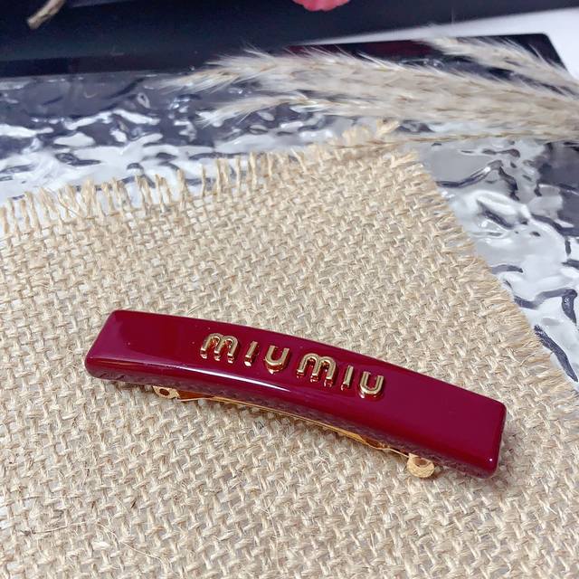 Miu Miu缪缪 Miumiu发夹 新款Miu中号 弹簧夹边夹刘海夹日常精致小单品 气质百搭小仙女必入单品 宝藏款 闭眼入推荐款 单个