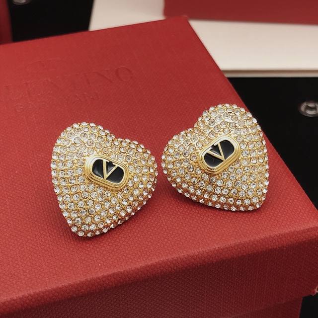 编号Ved0293 Valenti*O最新款爱心耳钉 一致Zp黄铜材质