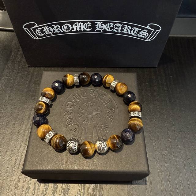 新款 专柜品质 Chrome Hearts克罗心 经典复古多元素虎眼石手串手链 ，快手 Ins 小红书热门，凹凸造型不同的花纹设计风格呈现出与众不同 十字架童军