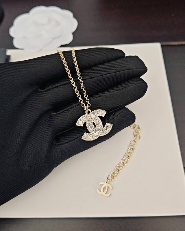 Chanel 最新款浅金Cc五角星项链 一致Zp黄铜材质