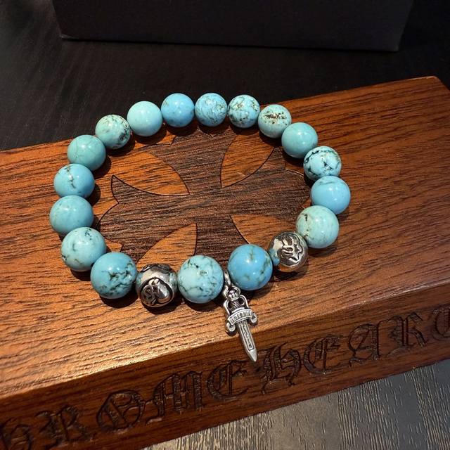 新款 专柜品质 Chrome Hearts克罗心 经典复古多元素蓝松石手链手串，凹凸造型不同的花纹设计风格 呈现出与众不同 十字架 童军花是克罗心的志 所以更经
