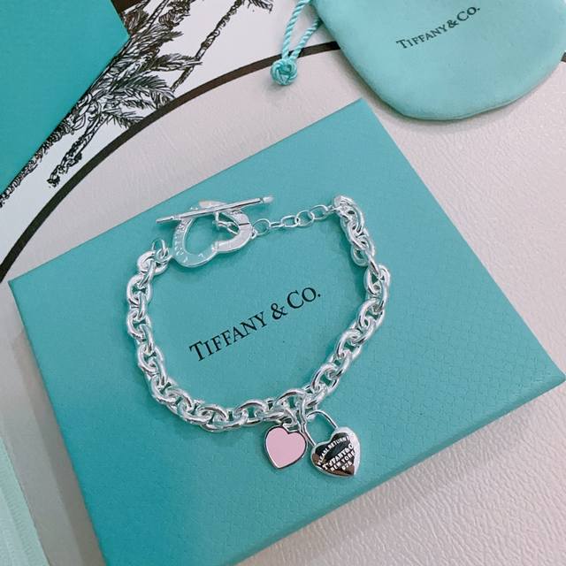 蒂芙尼 Tiffny&Co. 专柜精工银版本手链 明星同款 复古做旧风 原版复刻 纯手工打造 ～正品开模潮流时尚必备 男女均可佩戴 情侣款同款 摇滚朋克银风格