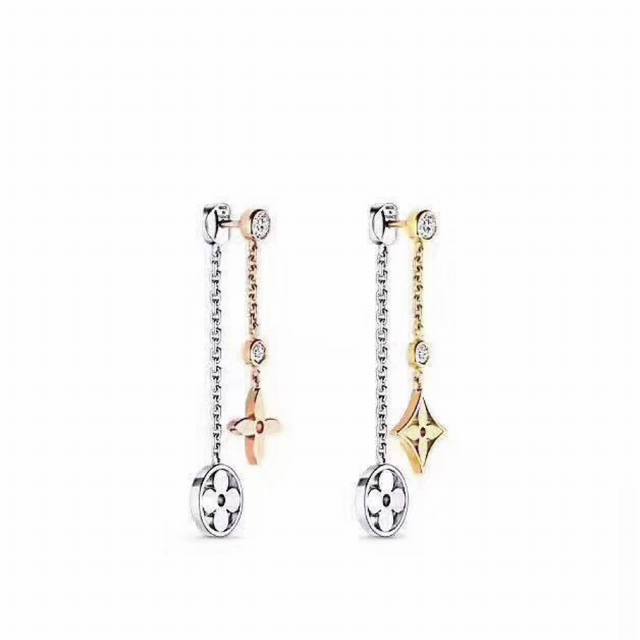 现货 Lv耳环到货 Louis Vuitton 路易威登Lv Idylle Blossom系列套装镂空四叶草流苏耳钉 精致的花朵既可共同盛开 高端精致钛钢材质