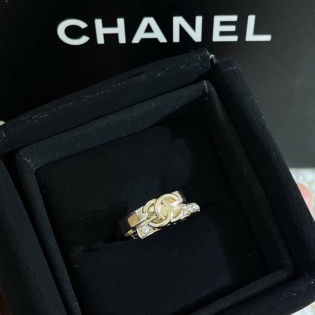 Chanel 小香新款双层超美水钻双C戒指简约百搭 6-7-8码 精选原版一致黄铜材质搭配