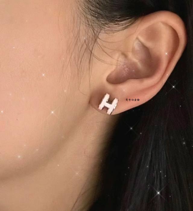 V金材质 升级Cnc进口滴油 粉色 对版 爱马仕大号H琳琅耳钉 最新诠释H珐琅，超级工艺水平，每一款H珐琅彩面精细打磨，不过敏市面高端货