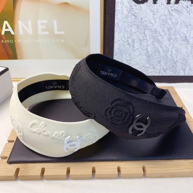 Chanel小香 Chanel发箍 刺绣Logo轻奢风发箍气质百搭小仙女必入单品名媛风十足～宝藏款 闭眼入推荐款 单个