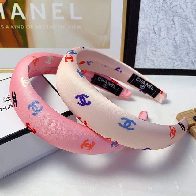 Chanel小香 Chanel发箍 印花海绵高卢顶轻奢风发箍气质百搭小仙女必入单品名媛风十足～宝藏款 闭眼入推荐款 单个
