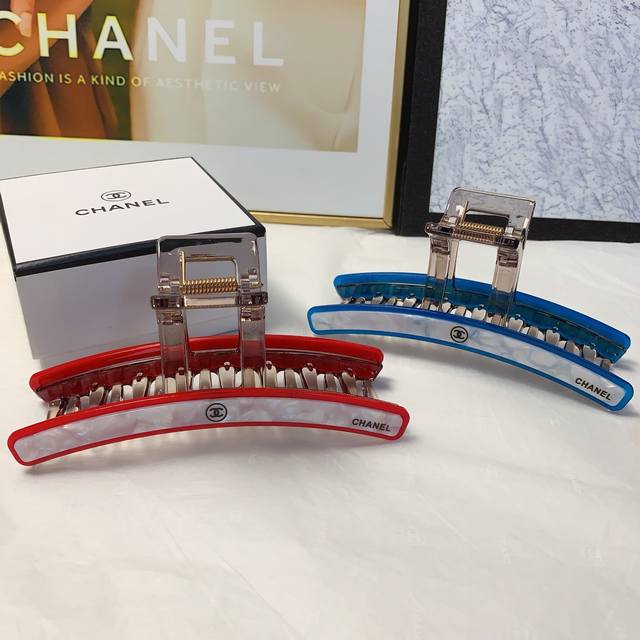 Chanel小香 Chanel抓夹 新款醋酸抓夹气质百搭日常精致小单品 小仙女必入单品 宝藏款 闭眼入推荐款 单个 配发箍盒