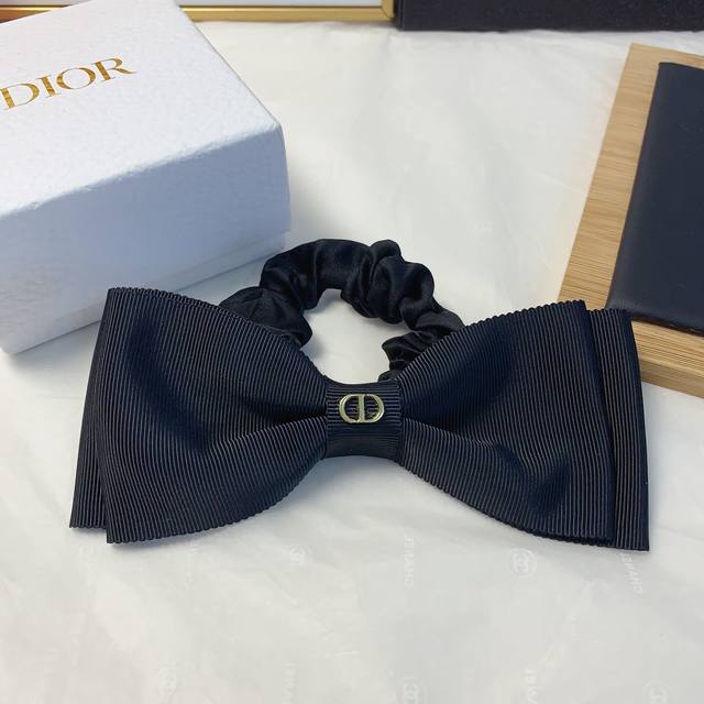 Dior迪奥 Dior皮筋 大号蝴蝶结皮筋发圈大肠圈气质百搭小仙女必入单品 宝藏款 闭眼入推荐款 单个 配发箍盒