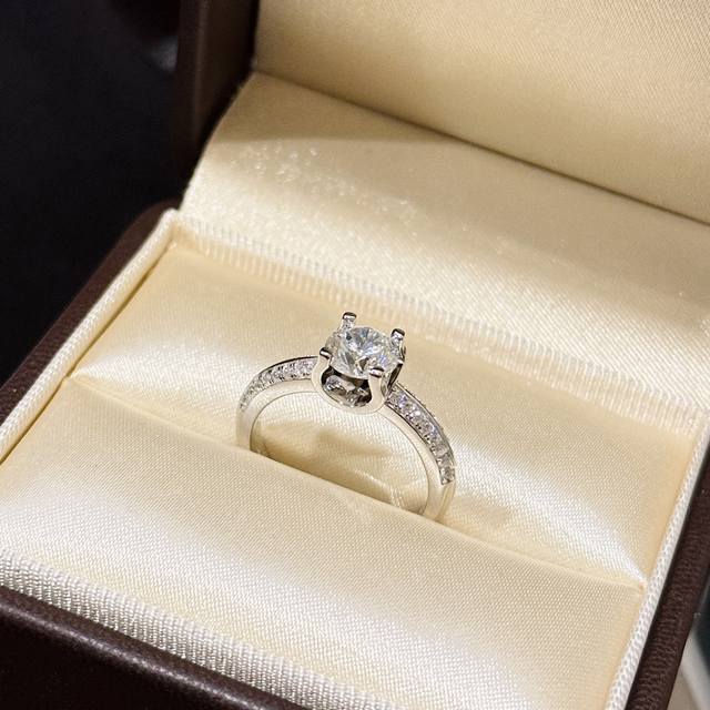 A6138 卡家 经典婚戒 牛角 两克拉 钻石 双排钻戒指 Bling Bling 闪耀 优雅个性美丽 时尚款怎么戴怎么美奢侈精致 爆款 678码数齐 电镀厚金
