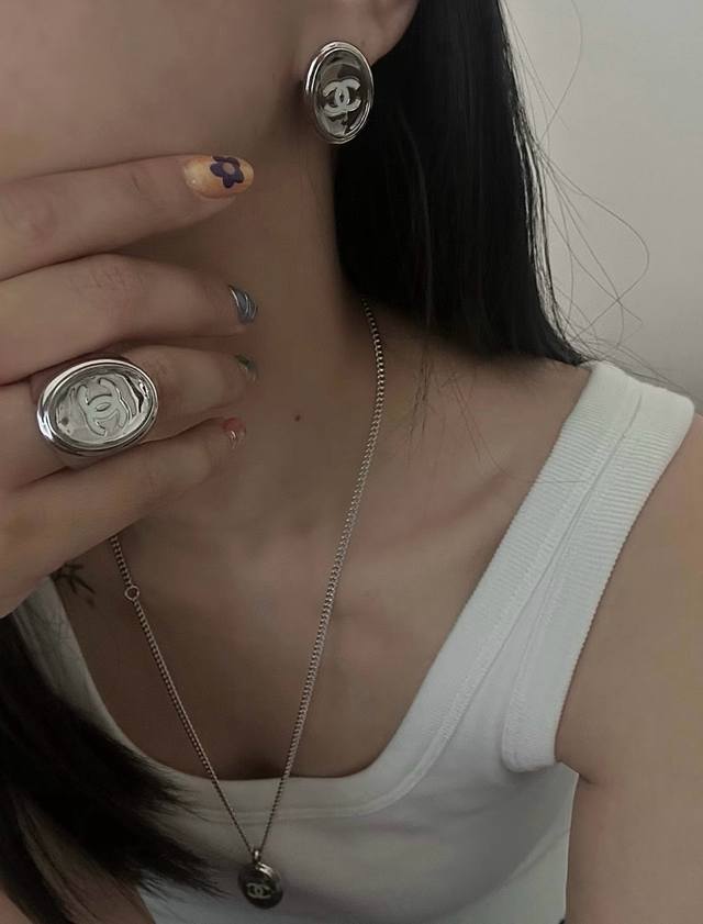 我们出品 巨爱