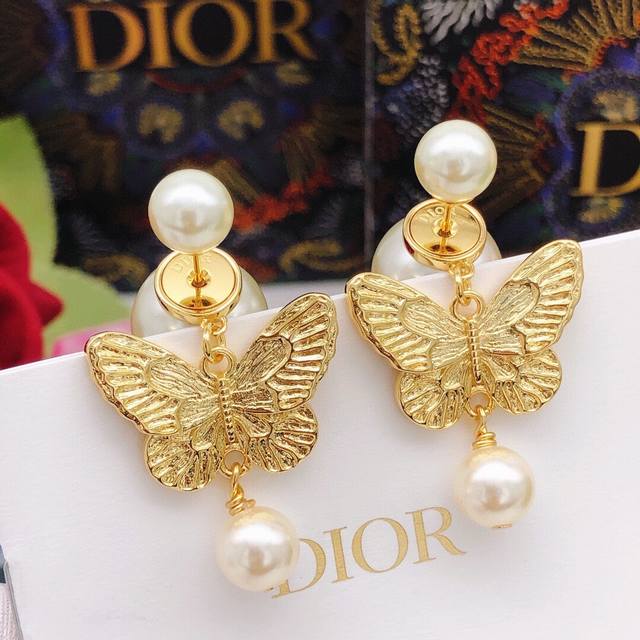 编号Ded0557 Dio*最新款蝴蝶耳钉 一致Z批黄铜材质