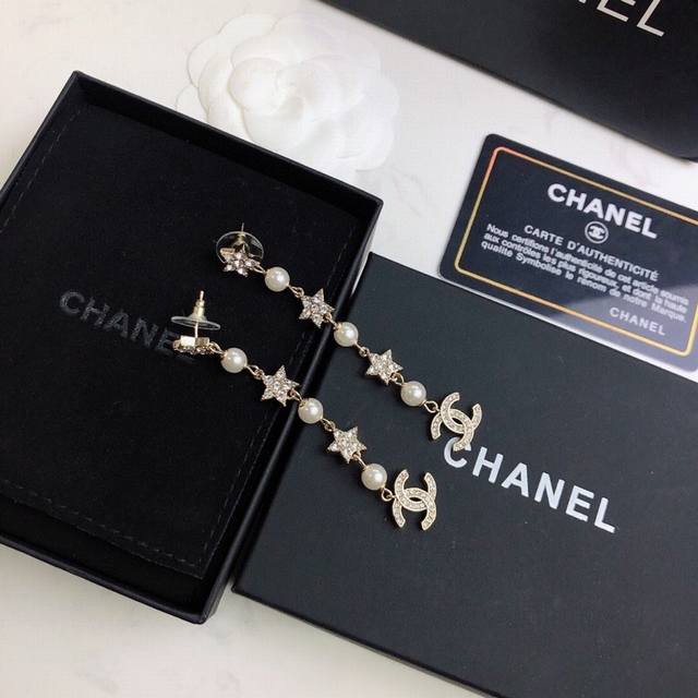 Chanel 香奈儿最新款，小香五角星流苏耳钉耳环 原版开模定制 ，非常特别的，专柜一件难求黄铜材质 925银针大号