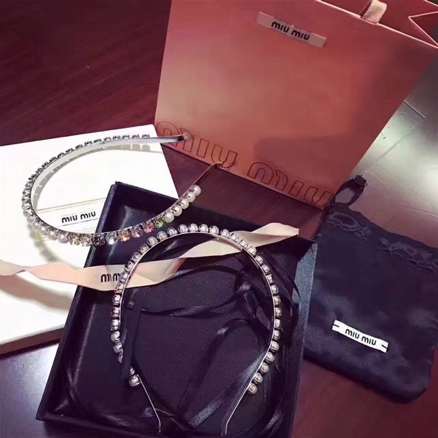 Miumiu 水晶发箍，原版 彩色水晶 白水晶 ，Hk正品购入打版出货，采用施华洛水晶。正品3000大洋，完全一比一定制．给力原单货