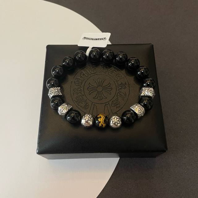 新款 专柜品质 Chrome Hearts克罗心 经典复古黑玛瑙*多元素珠子手链 凹凸造型不同的花纹设计风格 呈现出与众不同 十字架 童军花是克罗心的志 所以更