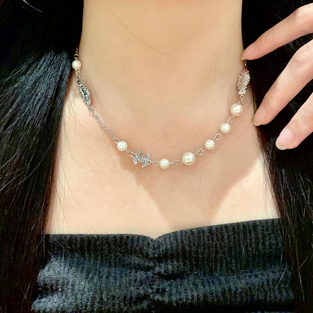 Chanel香奈儿 中古 毛衣链小香家的款式真心无需多介绍每一款都超好看，精致大方，非常显气质.