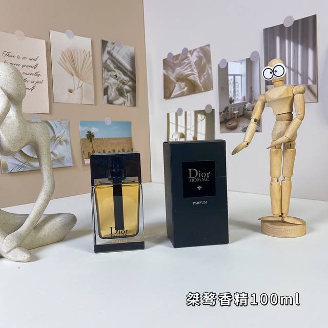 高端品质 迪奥桀骜男士香精版 Ml Dior Homme Parfum, 2014 品牌：迪奥 调香师：Francois Demachy 属性：男香 香调：皮革
