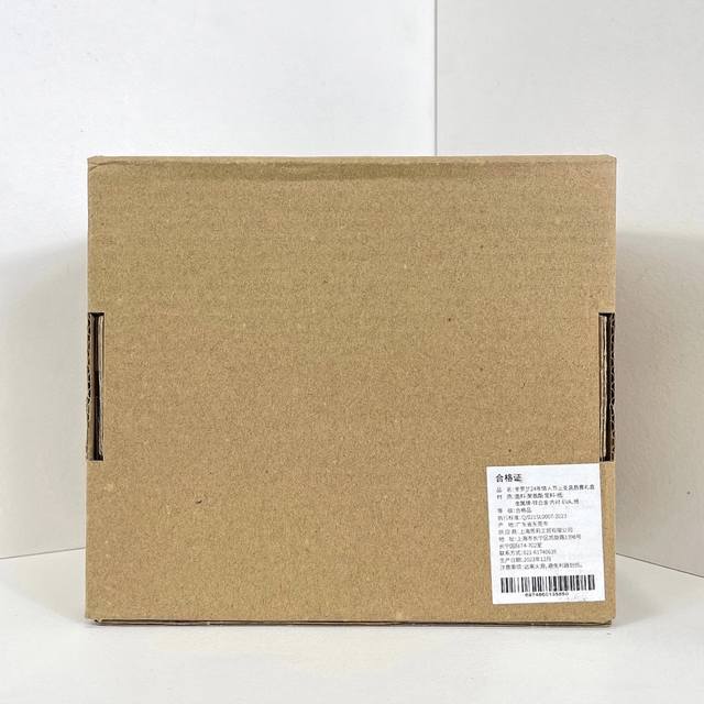 高端品质 圣罗兰口红皮包限定三件套原箱包装色号：Rm-Nm- 。Ysl圣罗兰 迎新春贺新年新款情人节明星口红三件套。
