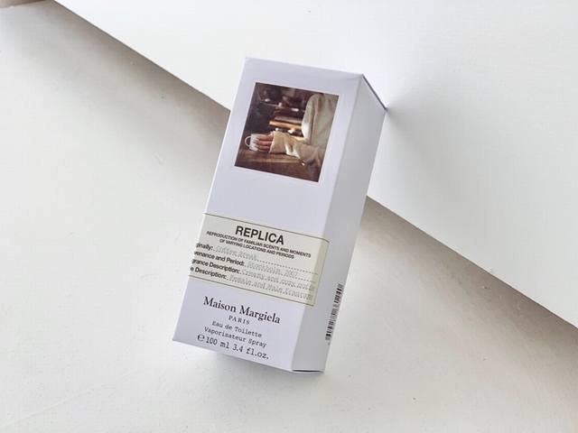 原单品质 小众香水｜午后悠闲慵懒Coffeebreak 时不时在上海的街头，看着慢慢凋落的金黄树叶，伴随着阵阵干爽的凉风，品尝着热乎又醇香的咖啡，这样的生活显得