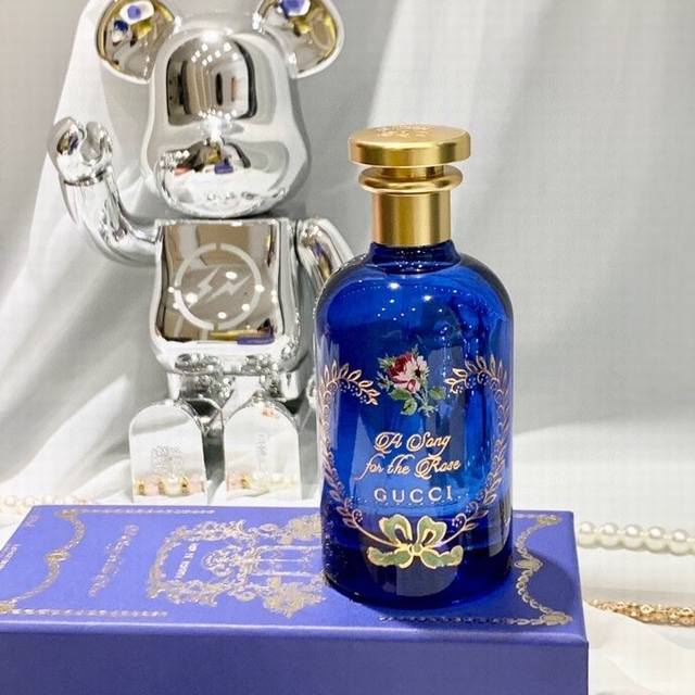 原单品质 香水种草｜Gucci 玫瑰之颂始于颜值忠于味道 阿阿阿 Gucci 炼金术的花园系列 以炼金术为启发，以及古老的香水制造艺术中汲取灵感，Gucci B