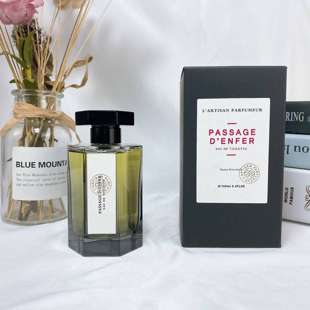 原单品质 阿蒂仙L'artisan Parfumeur香水 Ml 阿蒂仙冥府之路 单听名字，有种阴森神秘感。盲撸的一瓶，其实和名字压根联系不上，非常柔和、踏实。