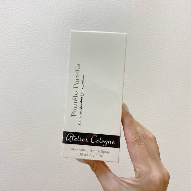 专柜品质 欧珑西柚天堂香水 Ml 夏日元气香水情柚独钟，前调是一阵清新扑鼻的西柚香气，柑橘的多汁和果皮的清香爽口畅快，令人充满了愉悦感，夏日使用活力满满，柑橘控
