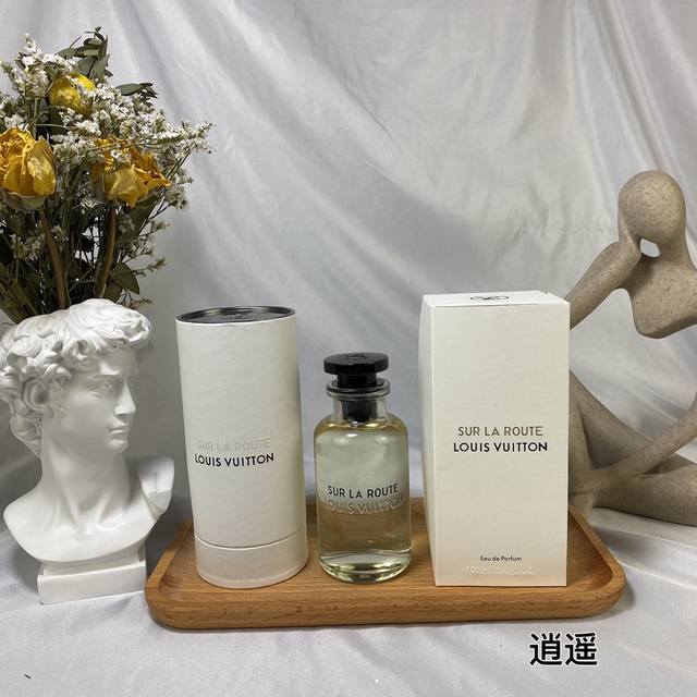 专柜品质 Lv路易威登逍遥男士香水Sur La Route 100Ml 香橼木 佛手柑 秘鲁香脂 胡椒 肉豆蔻 白麝香