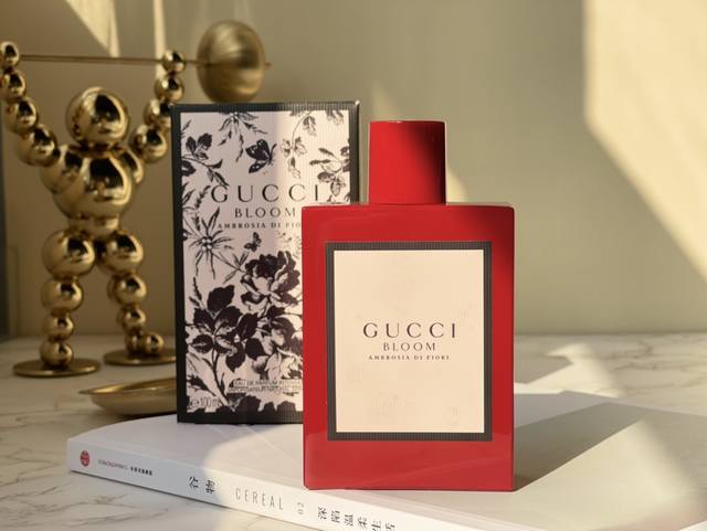 专柜品质 Gucci 古驰花悦馥意女士香水 Ml新年红 这款雅致的 Ambrosia Di Fiori香水的香味更加轻盈和清新,令 Gucci Bloom系列重