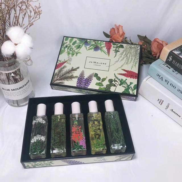 专柜品质 Jo Malone 款限量 祖马龙花草五件套香水5件套*30Ml，，套装包含Willow 柳树与琥珀 ，Lupin羽扇豆 鲁冰花与广藿香 ，Cade