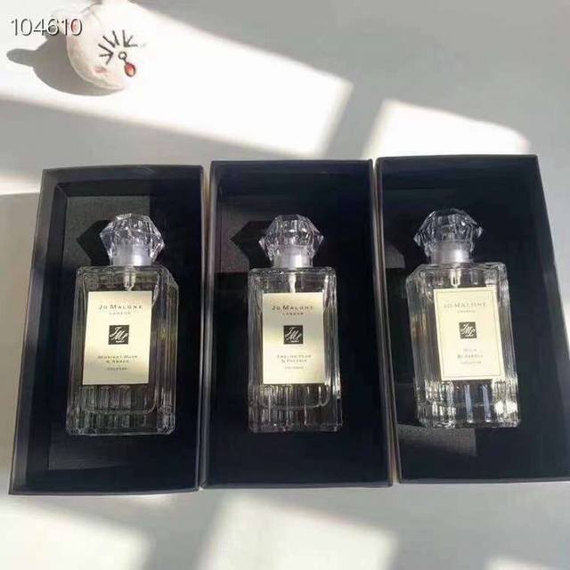 专柜品质 祖马龙香水 新款钻石盖 Ml！味道：蓝风铃，英国梨，午夜麝香与琥珀。