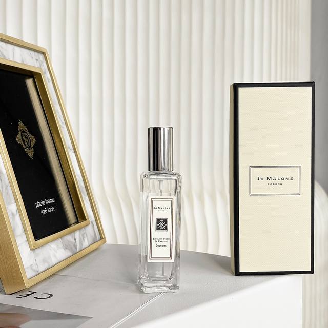 高品质 祖马龙英国梨与小苍兰古龙香水30Ml 最爱香水系列~ 祖玛珑 英国梨与小苍兰Jo Malone English Pear And Freesia前调：