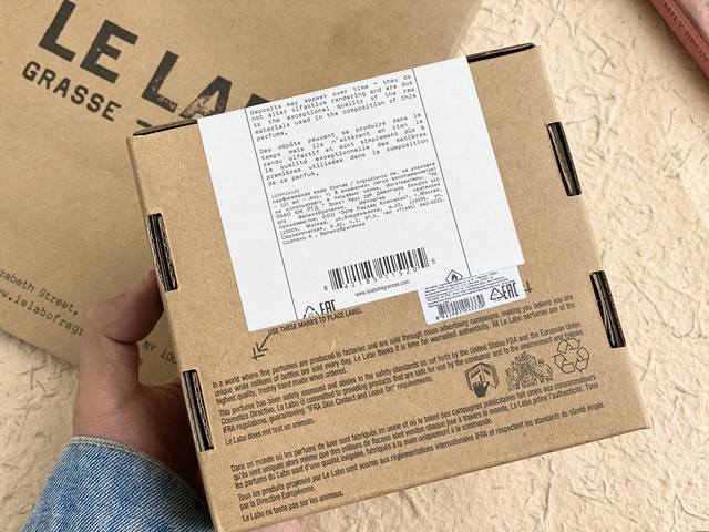 专柜品质 Le Labo 13 高级且独特的伪体香 “我觉得最好的人生状态，是追求踮踮脚才能够到的东西。像我们这么倔强的家伙，有想做的事，有喜欢的人，就算再够呛
