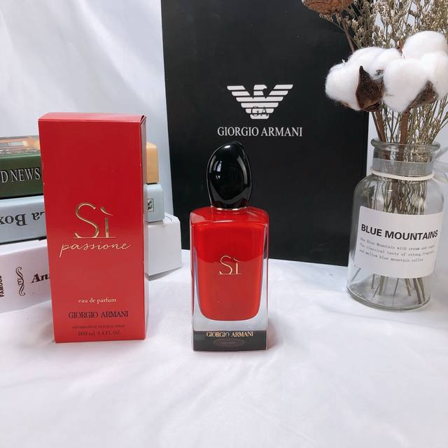 专柜品质 阿玛尼Armani Si Passione红色挚爱限量香水 18年新香Edp浓香水 Ml 前调：粉红胡椒、梨、黑醋栗 中调：玫瑰、茉莉、天莽菜 基调：