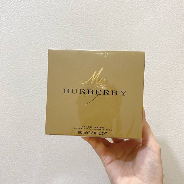 专柜品质 巴宝莉黄色专属香水90Ml 香调:花香调 前调:香豌豆、佛手柑；中调:天竺葵叶、小苍兰、金榅桲；后调:大马士革玫瑰、千叶玫瑰、广藿香