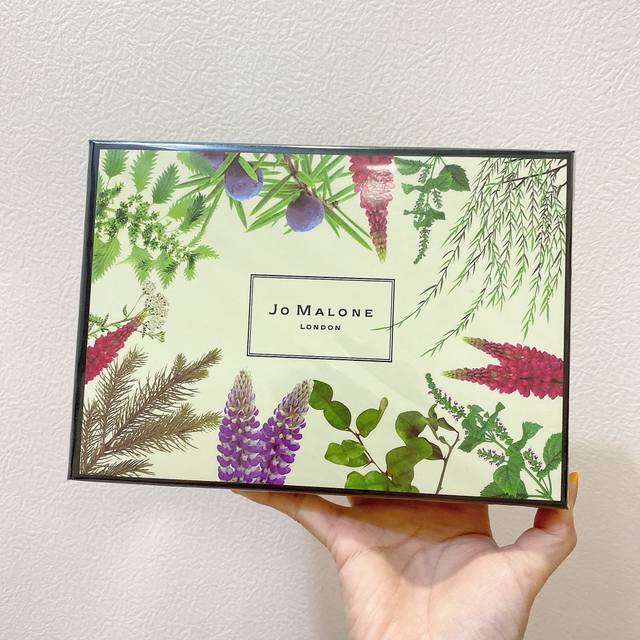 专柜品质 祖马龙花草香水五件套 5件套*30Ml带喷头套装包含Willow 柳树与琥珀 ，Lupin羽扇豆 鲁冰花与广藿香 ，Cade 杜松与雪松，Hemloc