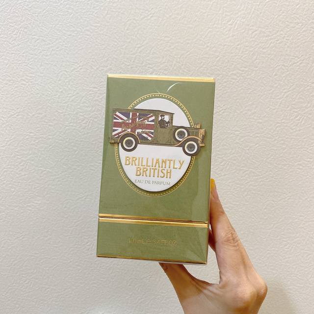专柜品质 潘海利根新款闪耀英伦香水 潘海利根 年特别版香水，这才是神仙香气！那种香味的感觉，就是“仿佛是从一个昏昏欲睡午后，从英国花园中拔出来的薰衣草，摇曳生姿