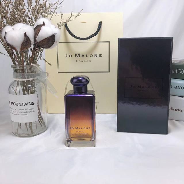 专柜品质 新款祖马龙紫色渐变瓶限量香水 紫罗兰&琥珀 Jo Malone Violet & Amber 祖马龙 年新款限定香水 Ml，配手提袋，温柔香香水成份：