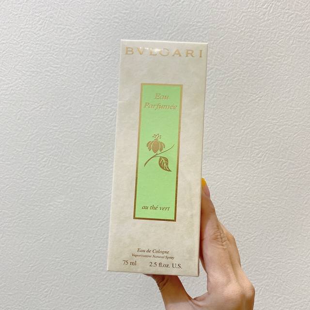 专柜品质 宝格丽绿茶古龙香水75Ml 前调:芫荽橙花橘子香柠檬小豆蔻；中调:茉莉铃兰玫瑰；后调:檀香木琥珀麝香茶叶木质香雪松；香水香调:柑橘馥奇香调以绿色为基调