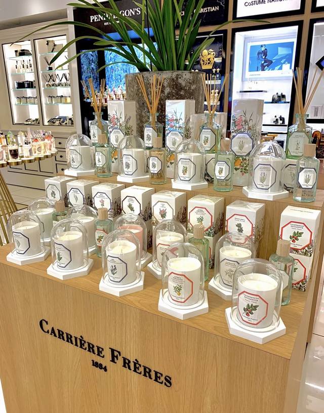 高端品质 Carriere Frerescf法国植物学家香薰蜡烛，现在这个牌子真的太火了，知道工厂P在哪里吗？就在山东，是国内最大的蜡烛工厂P，上市企业特别牛的