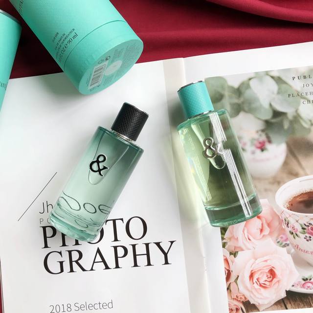 专柜品质 蒂芙尼首款情侣香水！带给大家最棒的礼物～ Tiffany世纪新香水，不买对戒也要买对香！蒂芙尼第一次创造男香，也是第一次同时创造一对男香女香，可以说是