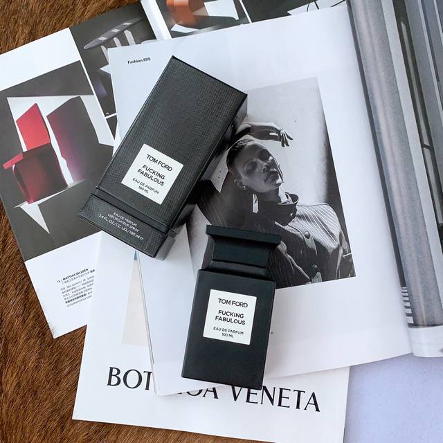 专柜品质 Tom Ford Fucking Fabulous 限量磨砂黑瓶香水 一支令所有女生疯狂的香水很难买到， 名字赢了，翻译成中文大意是：真Tm棒！ 一款