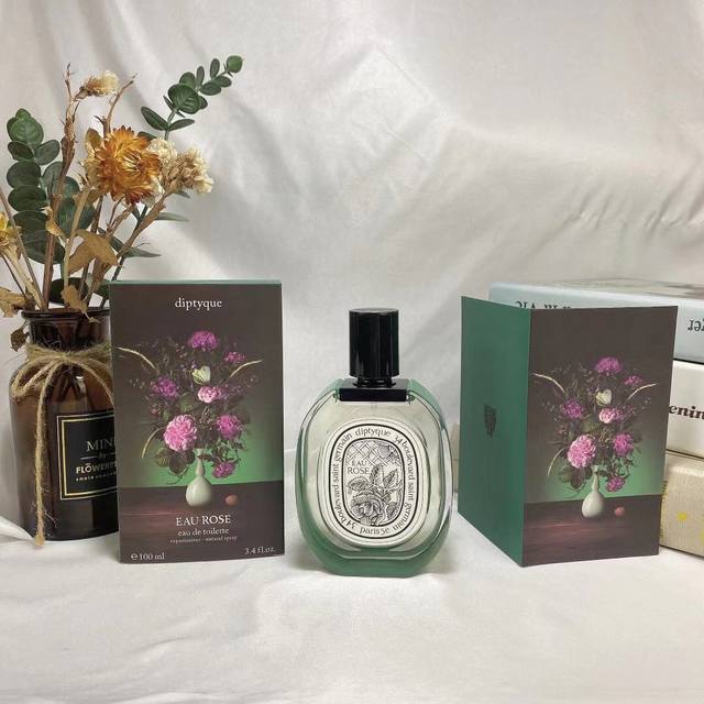 专柜品质 Diptyque 蒂普提克 年新款彩色限量玫瑰之水 Ml淡香水玫瑰之水Rose 花果香调 玫瑰 荔枝 蜂蜜 香柠檬 还带着露珠的玫瑰，青春透出些妩媚