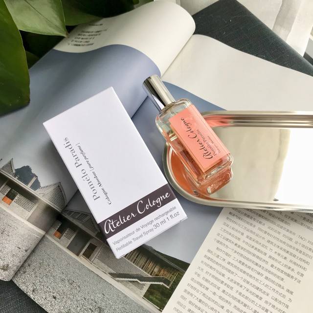 专柜品质 法国香水品牌Atelier Cologne 用了它你会对传统香水有一个新的理解！随着皮肤的温度和特质会散发不同的香味~ 说实话，大牌的香水用的人太多了