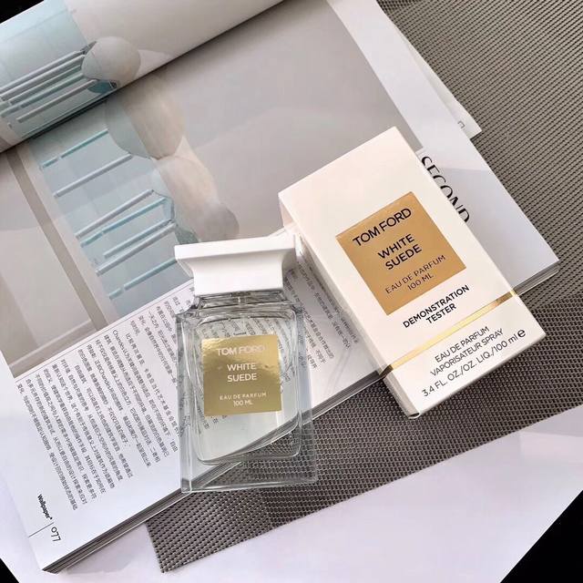专柜品质 Tom Ford汤姆福特暗麝心魄香水 限量版白麝香 香水 Ml 前调：玫瑰、藏红花、百里香 中调：茶、乳香、铃兰 后调：檀木、绒面革、琥珀、麝香 木质