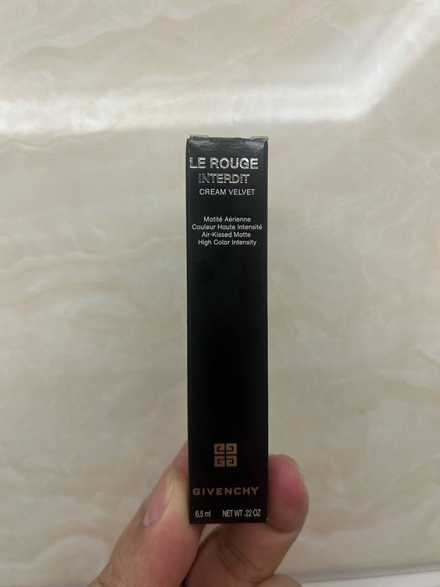 高端品质 纪梵希丝绒小羊皮唇釉色号：10-15-27-31-34-36-37-41-42-51-53。