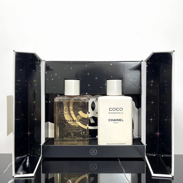 专柜品质 小香Coco沐浴露身体乳两件套香奶奶Coco沐浴露身体乳两件套 Ml×2香奈尔Coco沐浴露 Ml味道是Coco小姐香水的味道，而且用量很省，一点就可