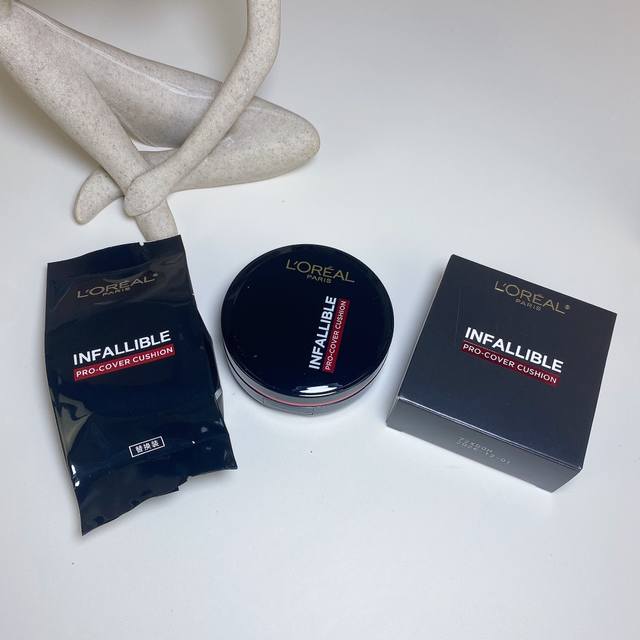 高端品质 欧莱雅黑胖子气垫！14G+替换装14G。色号： #，200#，240#，#320#