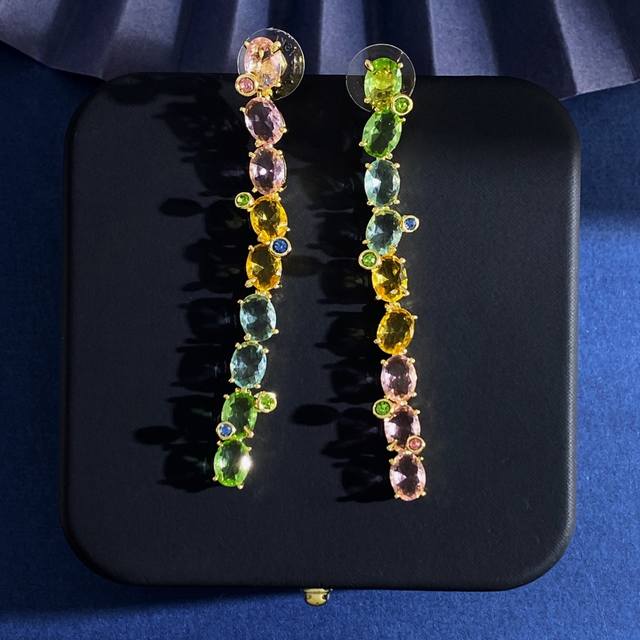 施华洛世奇Swarovski Gema系列甜美时尚多巴胺春夏新款椭圆形彩钻小圆钻不对称设计Ab配长款耳钉耳环 黄铜材料 金色 重约12.5G 尺寸约7.52Cm