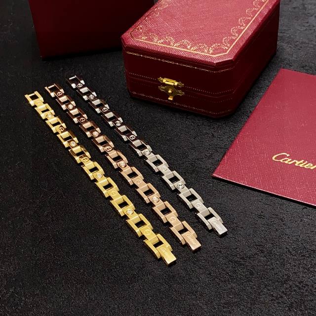 卡地亚Cartier卡家经典有钻链条手链坦克链中性款男女可佩戴！链条可以裁剪Zp复刻 14K精钢材质保色精致细腻人手必备一条哦一年四季百搭款尺码：19Cm